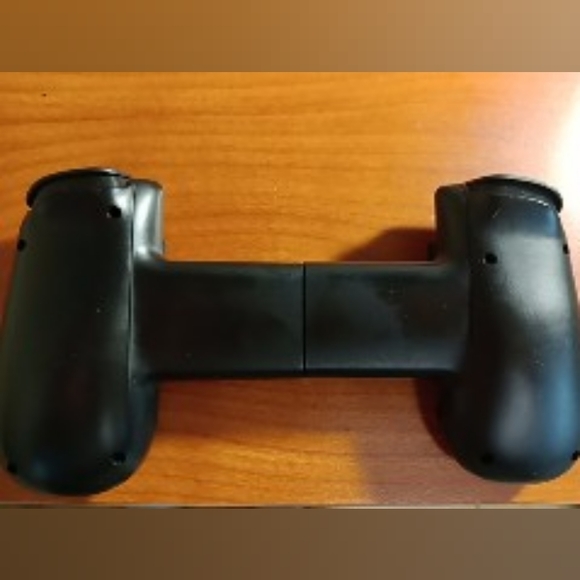 Backbone controller for iPhone - Picture 2 of 3